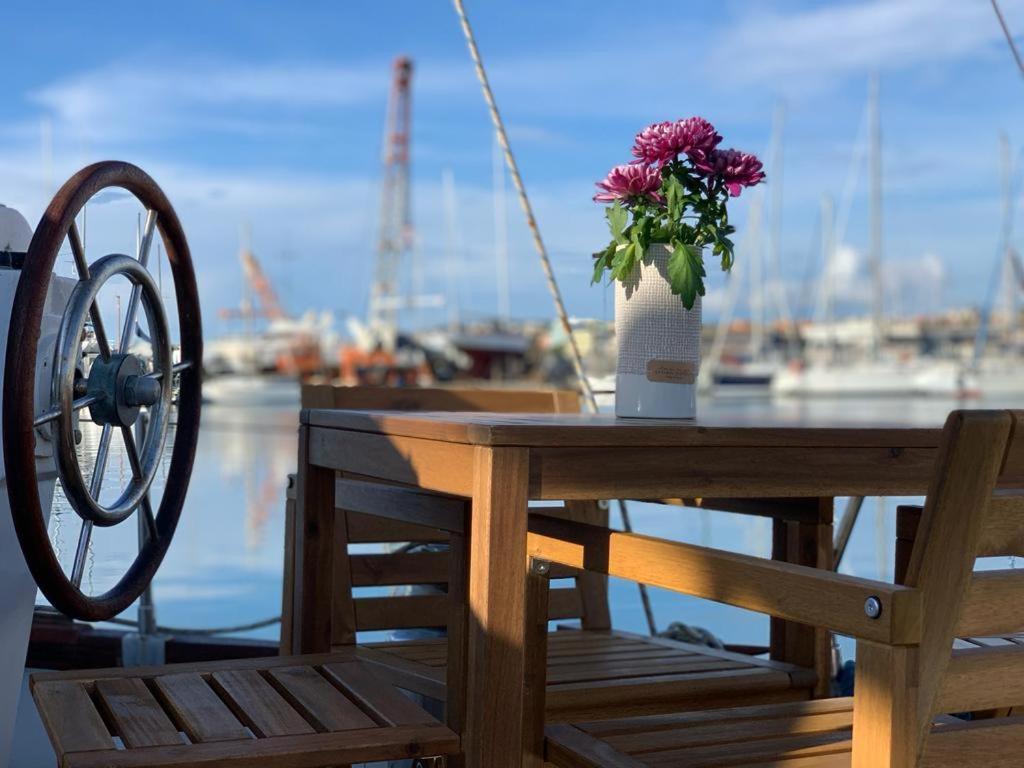 فندق Sailing Nights Boat&Breakfast ألغيرو المظهر الخارجي الصورة